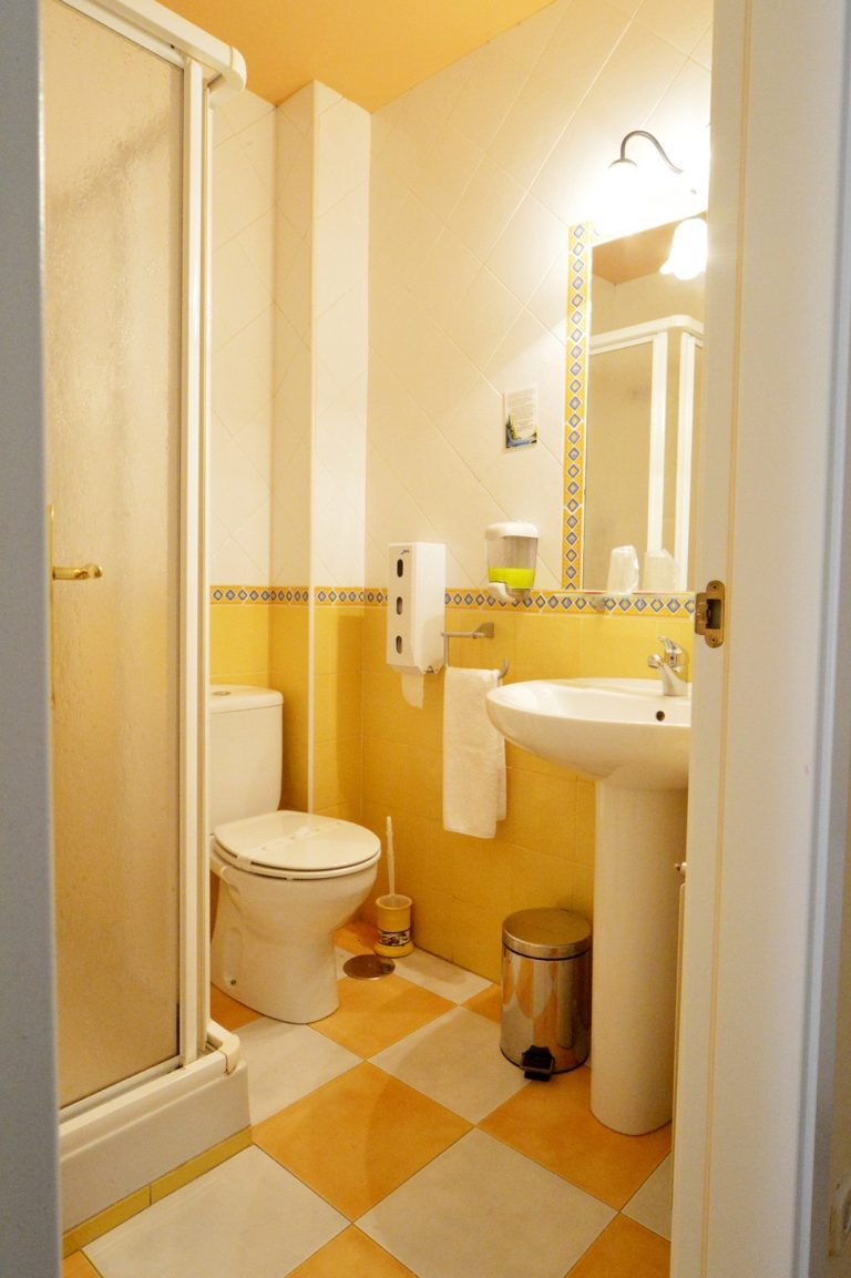 Hostal Colmenar 7777 6 768x1153