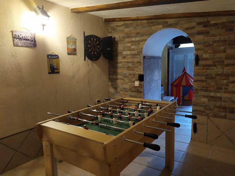 Futbolin casa rural 768x576